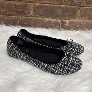 SO Emmaline Women's Black & White Ballet Boucle Flats Size 8 NEW